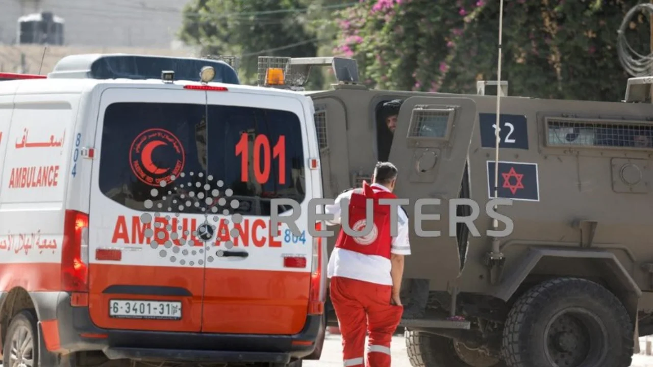 Recuperan los cuerpos de ocho médicos de la Media Luna Roja en Gaza; uno sigue desaparecido