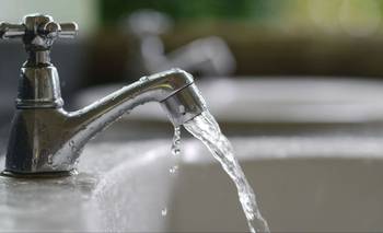 El Gobierno estableció el aumento del agua hasta agosto: de cuánto será | Aysa