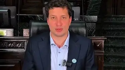 Yamil Santoro anunció que su hermano no encabezará la lista: "Lo hicimos a propósito" Yamil Santoro anunció que su hermano no encabezará la lista: "Lo hicimos a propósito"