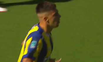 El gesto de Di María después de una insólita jugada de Agustín Sández en Rosario Central | Fútbol argentino