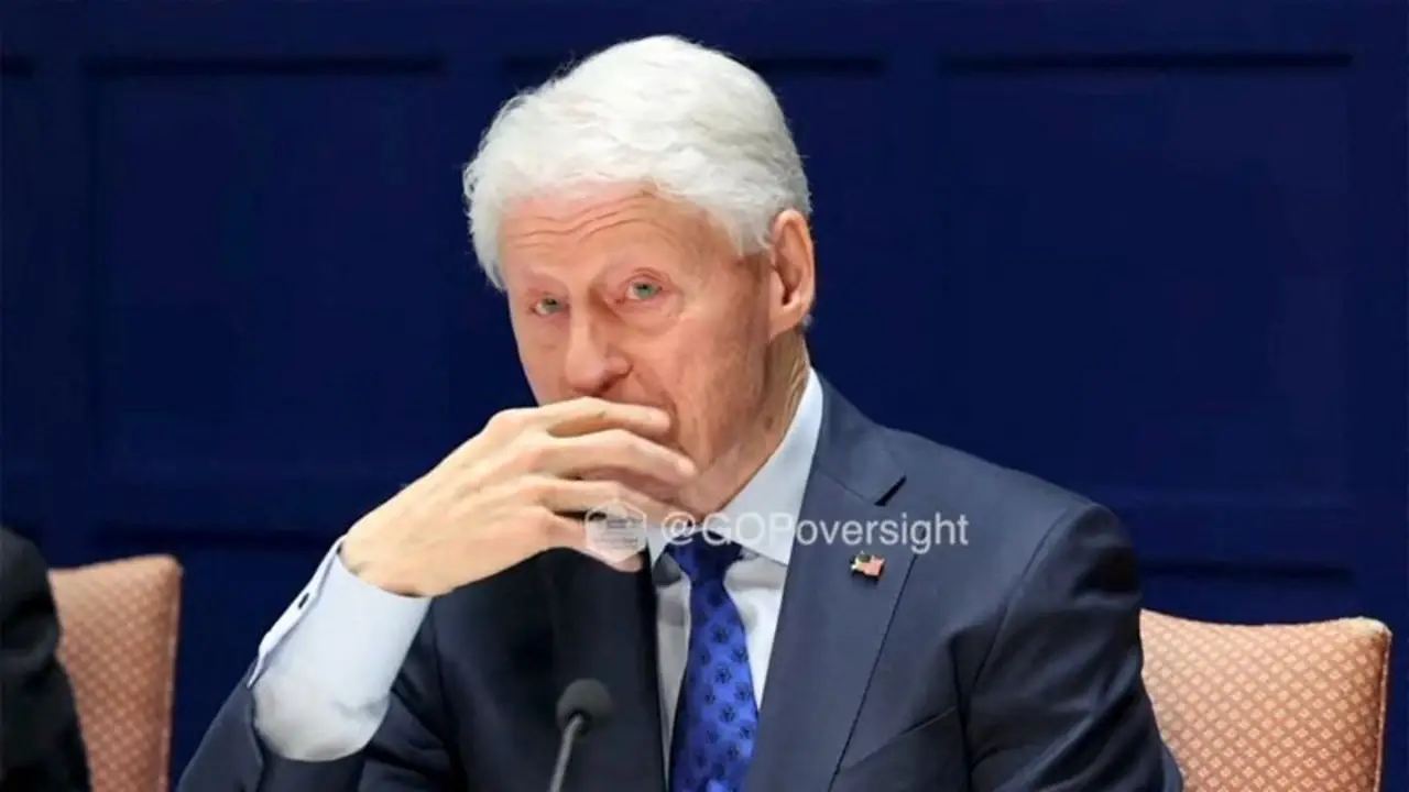 Clinton afirma que Trump le habló de "algunos grandes momentos" con Jeffrey Epstein