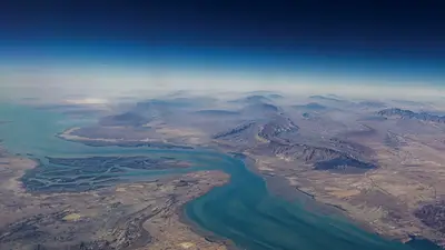 Trump promete garantizar el paso por el estrecho de Ormuz con seguros de riesgo baratos y barcos de guerra Trump promete garantizar el paso por el estrecho de Ormuz con seguros de riesgo baratos y barcos de guerra