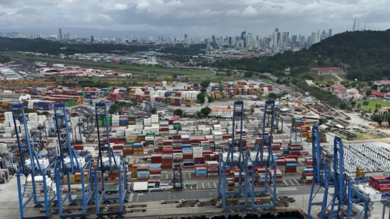 BlackRock y MSC quieren comprar puertos de CK Hutchison sin terminales de Panamá, según FT