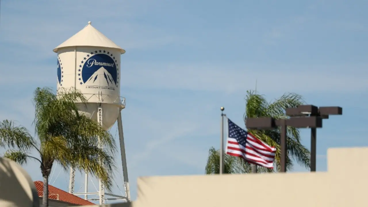 El acuerdo de Paramount con Warner Bros probablemente obtendrá el respaldo de la FCC, según el FT