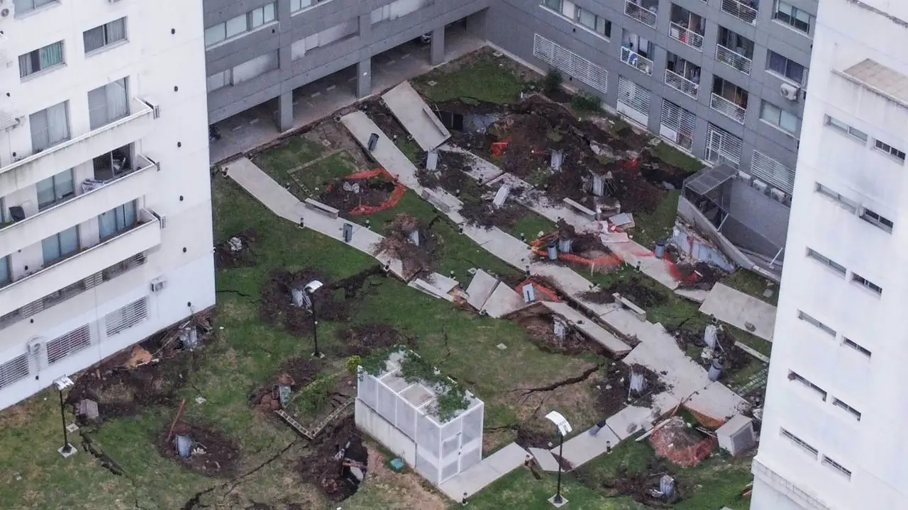 Máxima alerta por "potencial riesgo de derrumbe" en el complejo de Parque Patricios 