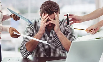 Salud mental: el 73% de los argentinos cambiaría de trabajo si les piden ir más presencial | Salud mental