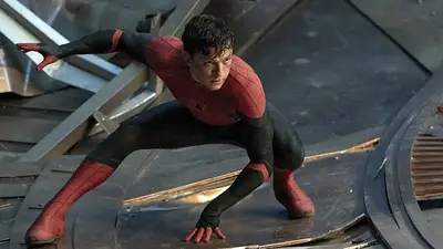 TOm Holland como Spider-Man TOm Holland como Spider-Man
