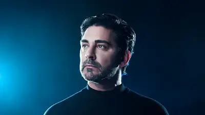 Hernán Piquín debuta en el Teatro Astral con “Me verás volver, algunas historias comienzan con una canción” Hernán Piquín debuta en el Teatro Astral con “Me verás volver, algunas historias comienzan con una canción”