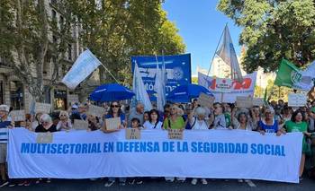 Jubilados protestan de nuevo contra el Gobierno frente a un Congreso vallado | Jubilados