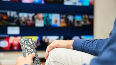 Persona ve televisión y streaming Persona ve televisión y streaming