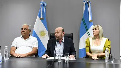Sindicatos destacaron la recomposición salarial anunciada por el Gobierno provincial de Formosa Sindicatos destacaron la recomposición salarial anunciada por el Gobierno provincial de Formosa