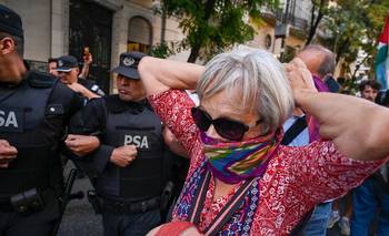 Las jubiladas, en la trinchera: ante la crisis, enseñan a sus nietas a luchar | 8m