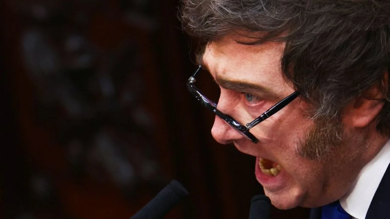 La estrategia del Gobierno frente a la campaña anti-Argentina: aprobar políticas racistas y culpar a los K