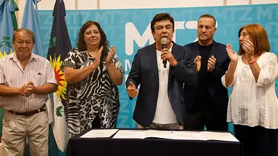 Espinoza suma dirigentes opositores al gabinete y habla de “unidad nacional” Espinoza suma dirigentes opositores al gabinete y habla de “unidad nacional”