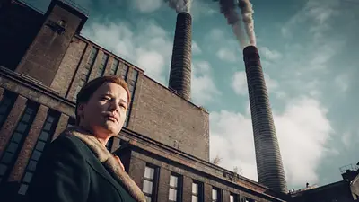 La serie de Netflix que pone el foco en uno de los dramas crueles de Europa La serie de Netflix que pone el foco en uno de los dramas crueles de Europa