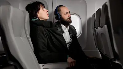 Una aerolínea sanciona a quienes no usen auriculares en vuelos Una aerolínea sanciona a quienes no usen auriculares en vuelos