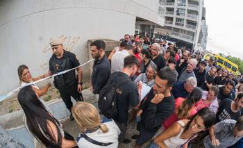 Vecinos de Parque Patricios rescatan sus pertenencias tras el derrumbe  | Derrumbe