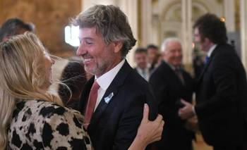 La muerte del outsider: por qué Milei sale a pactar impunidad con el sistema   | Panorama político