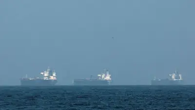 Irán dejará cruzar el estrecho de Ormuz a países que expulsen enviados de EE. UU. e Israel. Irán dejará cruzar el estrecho de Ormuz a países que expulsen enviados de EE. UU. e Israel.