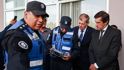 Mientras Sadir viaja con Milei, policías de Jujuy exigen un aumento salarial del 50% Mientras Sadir viaja con Milei, policías de Jujuy exigen un aumento salarial del 50%