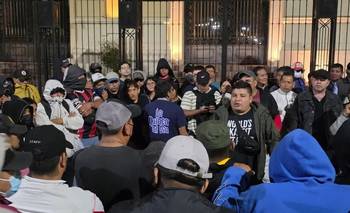Crece la tensión en Jujuy por el reclamo de policías frente a la Casa de Gobierno | Protestas
