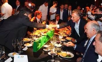 Axel Kicillof participó de la Expoagro y compartió la mesa con Mauricio Macri | Saludo y cena