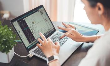 Un nuevo estudio reveló un dato alarmante de comer en el trabajo | Alimentación