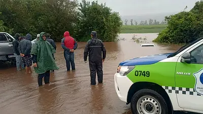 Inundaciones: Jaldo tuvo que suspender las clases y crecen dudas sobre los $45 mil millones que envió Milei Inundaciones: Jaldo tuvo que suspender las clases y crecen dudas sobre los $45 mil millones que envió Milei