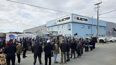 Dirigentes "duros" de la CGT respaldarán el paro de la UOM de Tierra del Fuego Dirigentes "duros" de la CGT respaldarán el paro de la UOM de Tierra del Fuego