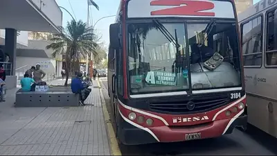 UTA anticipó que una empresa de colectivos dejará de operar en Resistencia y 480 trabajadores quedarán en la calle UTA anticipó que una empresa de colectivos dejará de operar en Resistencia y 480 trabajadores quedarán en la calle