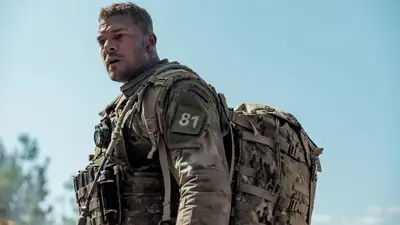 Alan Ritchson en Máquina de guerra Alan Ritchson en Máquina de guerra