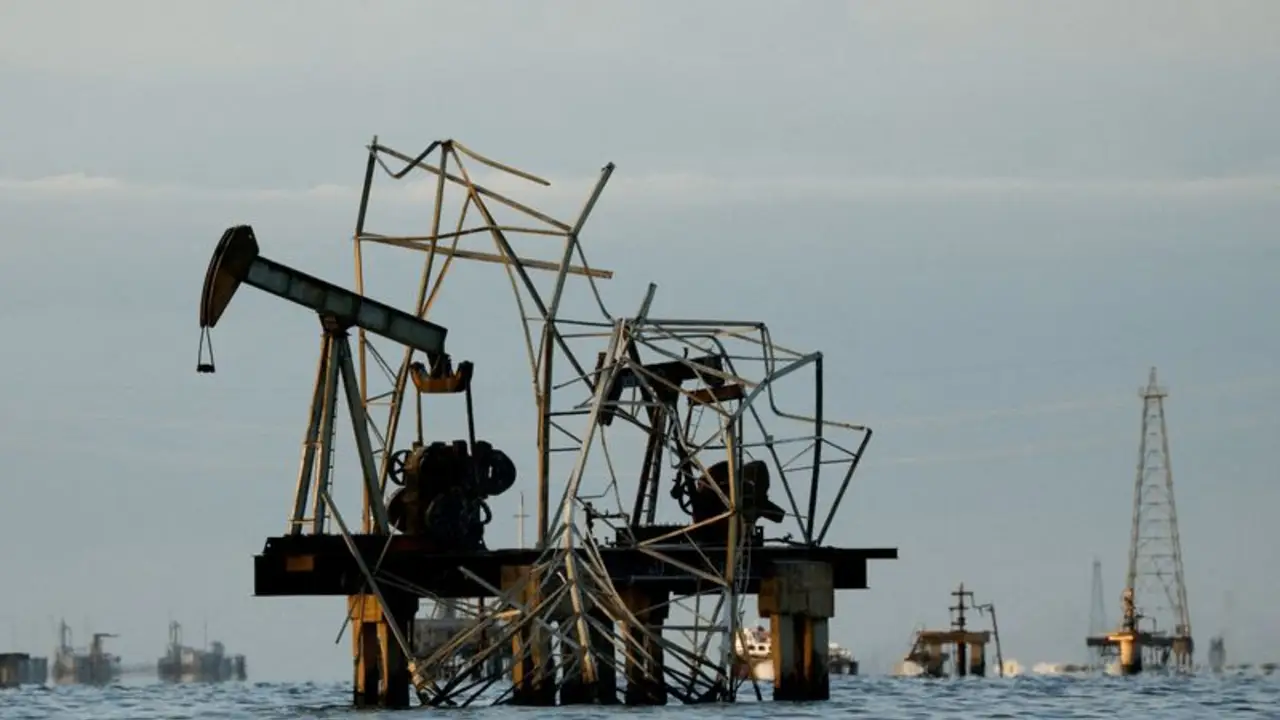 Petrolero incautado por EEUU en relación con Venezuela transferirá crudo a un buque más pequeño