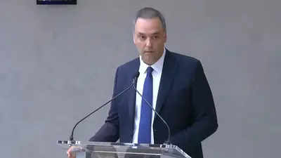 Según los recibos, el vuelo de Adorni a Uruguay lo pagó una productora asociada a la TV Pública y salió casi 5 mil dólares Según los recibos, el vuelo de Adorni a Uruguay lo pagó una productora asociada a la TV Pública y salió casi 5 mil dólares
