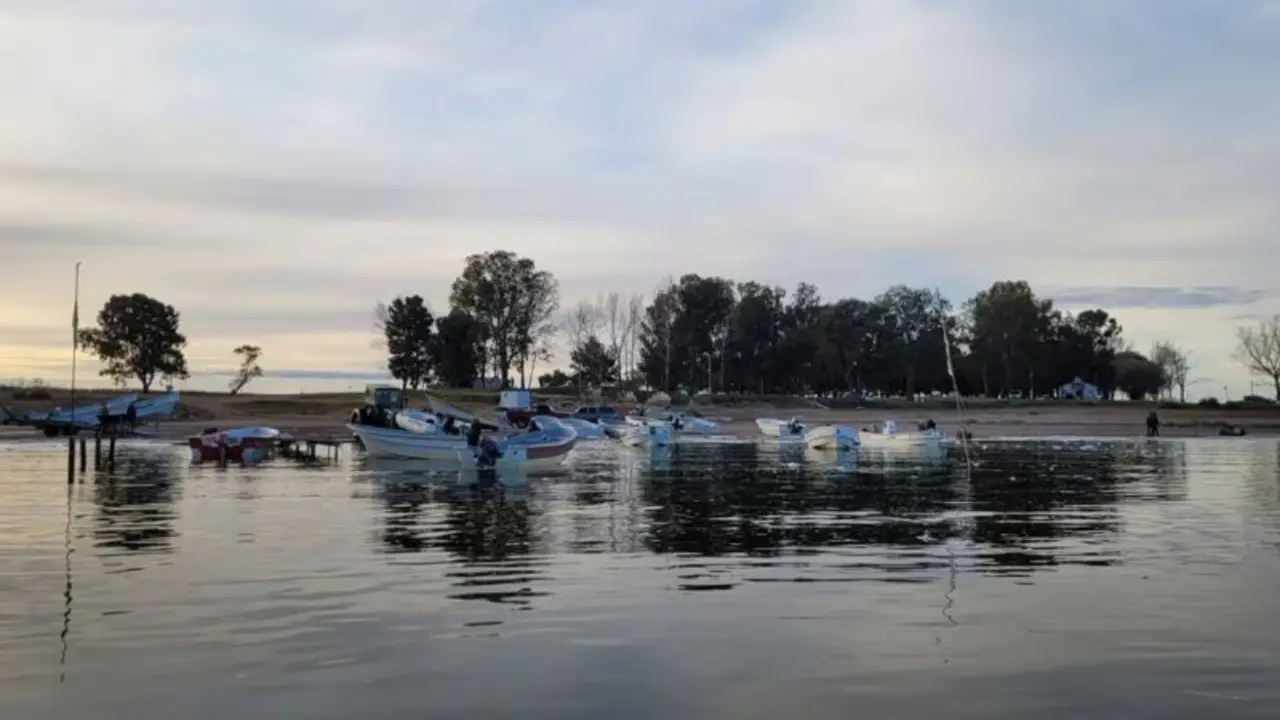 Así son los dos espejos de agua de Trenque Lauquen: imanes para pescadores