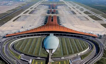 Cuáles son los 10 aeropuertos más grandes del mundo: la lista completa | Viajes