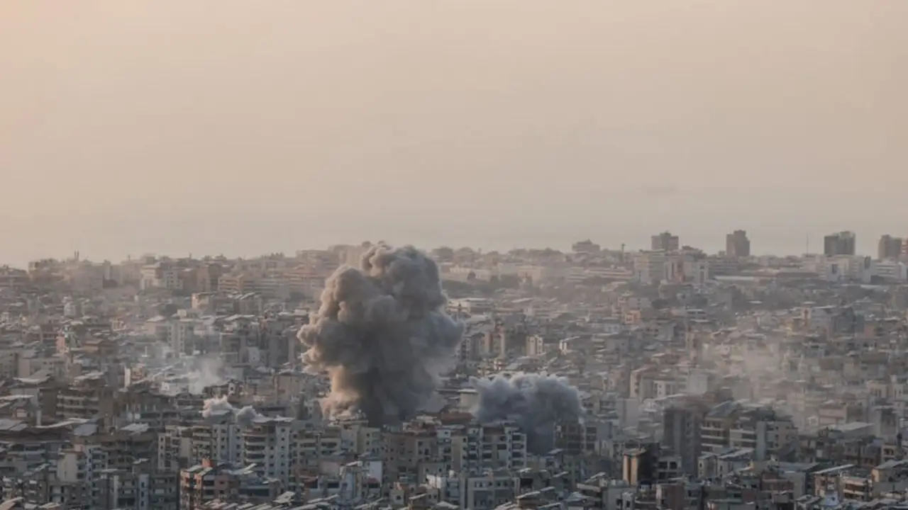 Israel bombardea un puente sobre el río Litani en Líbano