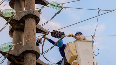 Con obras públicas, el Gobierno de Formosa amplía el acceso a la energía eléctrica en el interior provincial Con obras públicas, el Gobierno de Formosa amplía el acceso a la energía eléctrica en el interior provincial