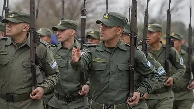 Crisis en las fuerzas federales: suboficiales reclamaron a Javier Milei salarios dignos y acceso a la salud Crisis en las fuerzas federales: suboficiales reclamaron a Javier Milei salarios dignos y acceso a la salud