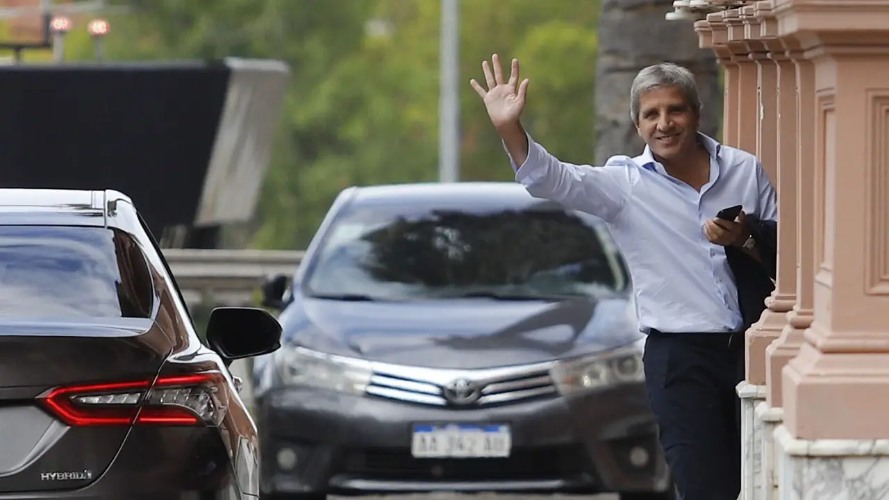 Caputo usa el fondo de los jubilados para fondear a los bancos pero el bono no se toca