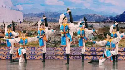 Bailarines de Shen you Bailarines de Shen you