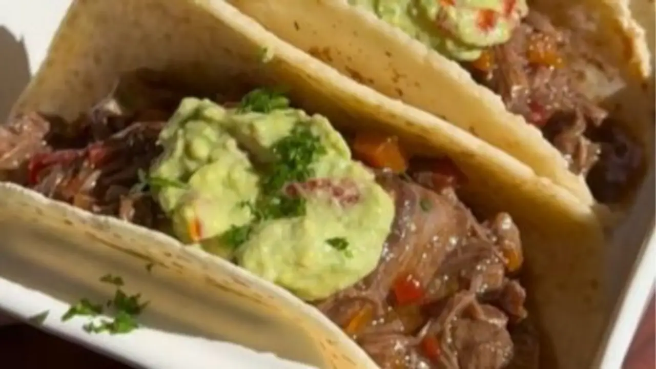  tacos de osobuco con tortillas de chipá.