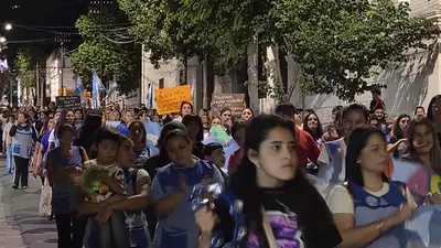 Fuertes protestas en Catamarca: vecinos denuncian que no tienen agua hace seis días Fuertes protestas en Catamarca: vecinos denuncian que no tienen agua hace seis días