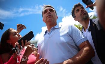 Escándalo: denuncian que Flavio Bolsonaro recibió millones de banquero acusado de fraude | Brasil 