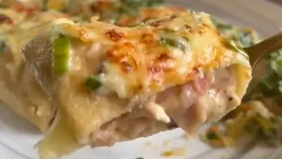 canelones de pollo, jamon y verduras. canelones de pollo, jamon y verduras.