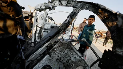 Un ataque israelí mata a tres personas en Gaza mientras la guerra con Irán pone a prueba la tregua Un ataque israelí mata a tres personas en Gaza mientras la guerra con Irán pone a prueba la tregua