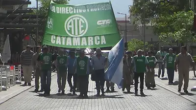 "Tocan fondo": municipales de Catamarca denuncian que no reciben aumentos desde hace 6 meses "Tocan fondo": municipales de Catamarca denuncian que no reciben aumentos desde hace 6 meses