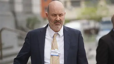Sturzenegger, contra los aportes patronales: "Quién se queda con los salarios" Sturzenegger, contra los aportes patronales: "Quién se queda con los salarios"