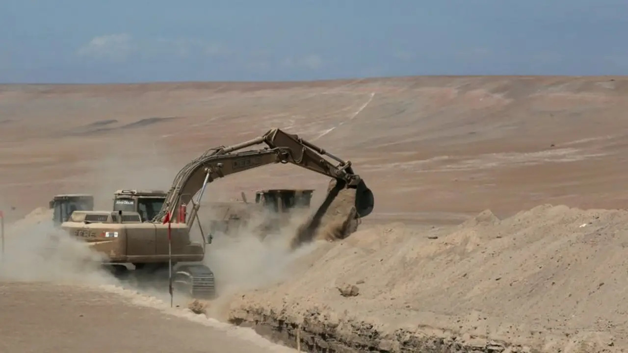 Chile inicia la construcción de zanjas en su frontera para combatir migración ilegal y crimen