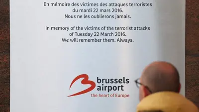 Una década después de los atentados de Bruselas, un superviviente sigue luchando por su salud y por recibir una indemnización Una década después de los atentados de Bruselas, un superviviente sigue luchando por su salud y por recibir una indemnización