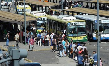 Llegan los primeros colectivos GNC al Conurbano: en qué línea debutará | Transporte público